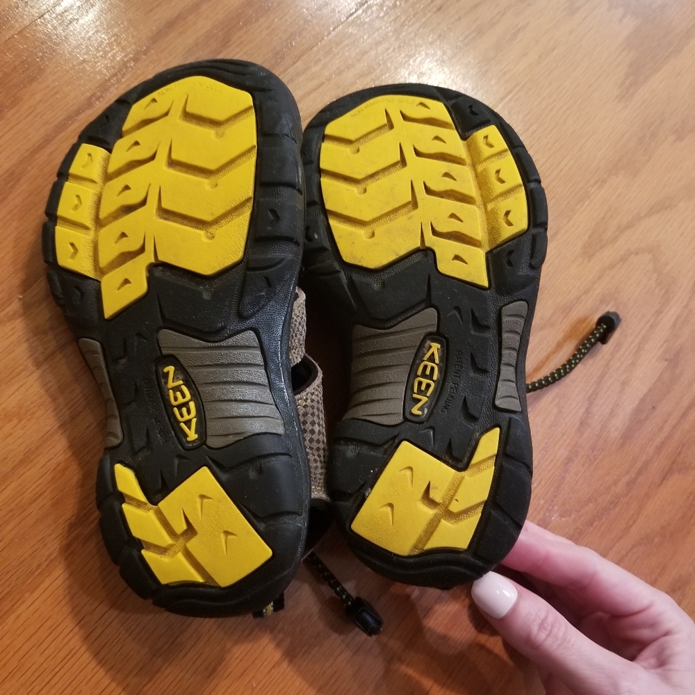 Keen Newport H2 kids waterproof sandals 13